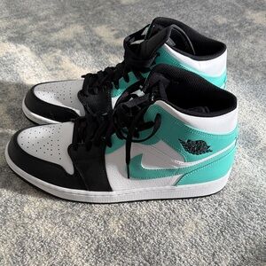 NWOT Jordan High Tops